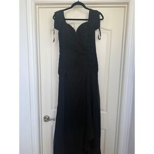 Tony Bowls Evenings‎ Black 100% Silk Ruched Formal Gown - Size 14
